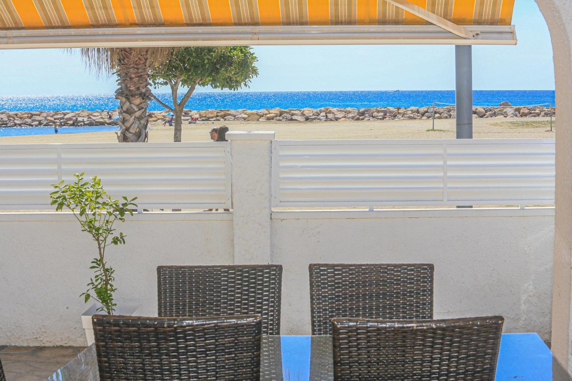 Litoral Costa Dorada - Villa Laura II Only Families 坎布里尔斯 外观 照片