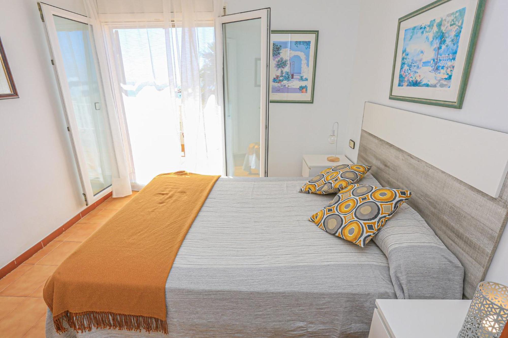 Litoral Costa Dorada - Villa Laura II Only Families 坎布里尔斯 外观 照片